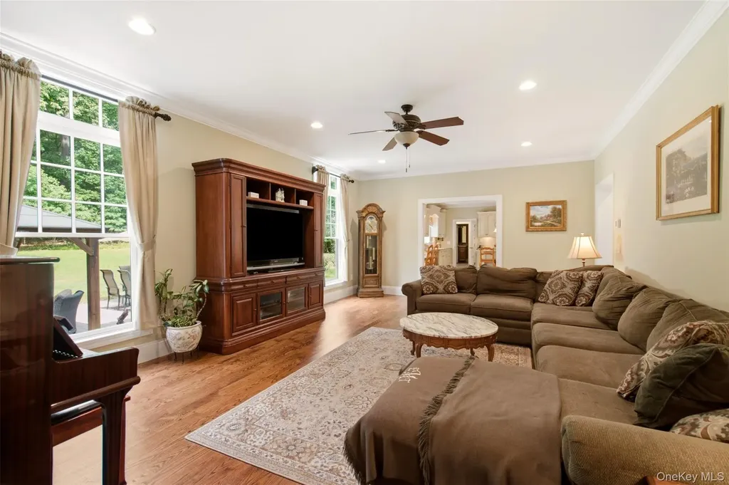 17 Forrest Drive Lloyd Neck NY 11743