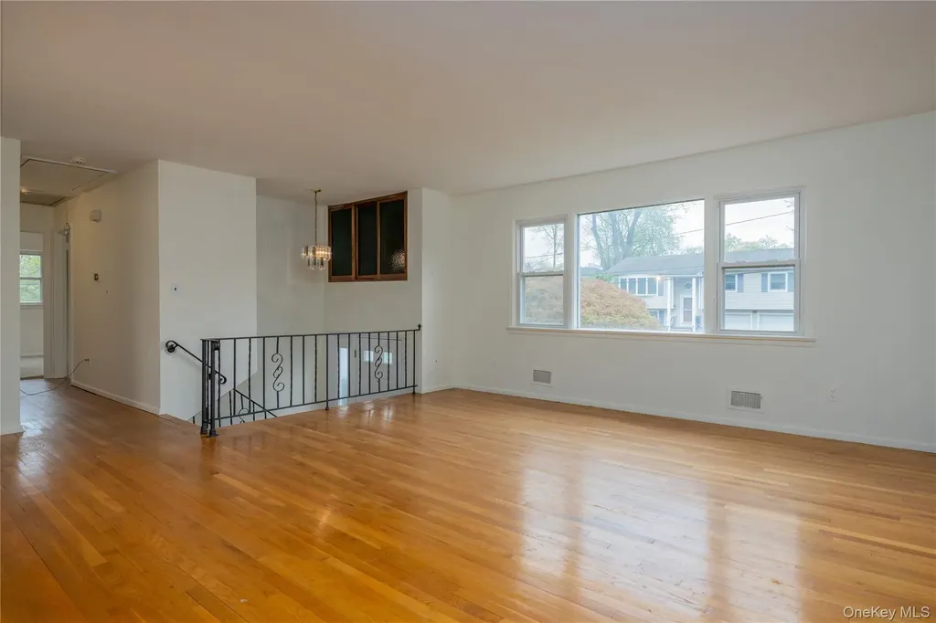 54 Meyer Oval Pearl River NY 10965