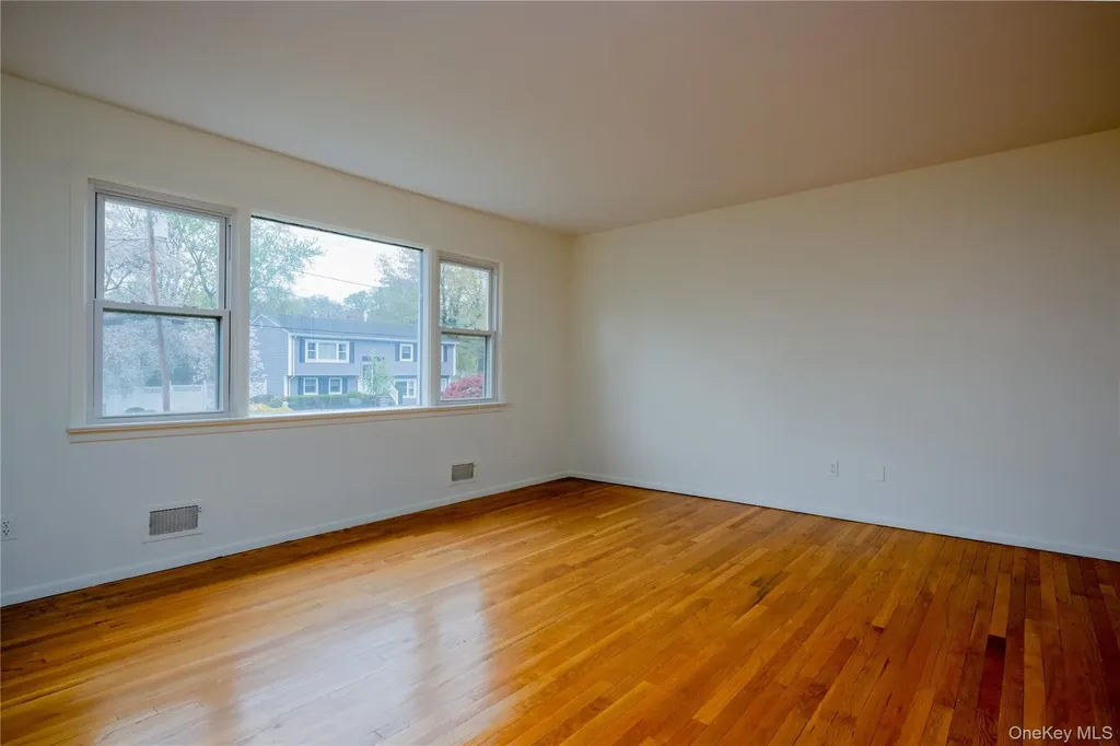 54 Meyer Oval Pearl River NY 10965
