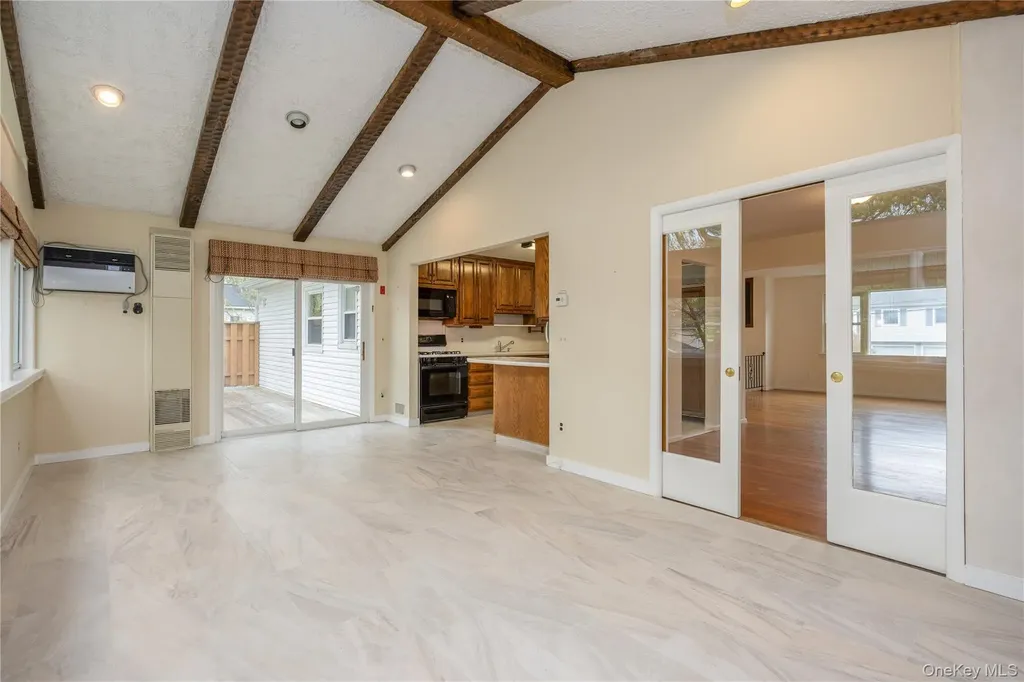 54 Meyer Oval Pearl River NY 10965