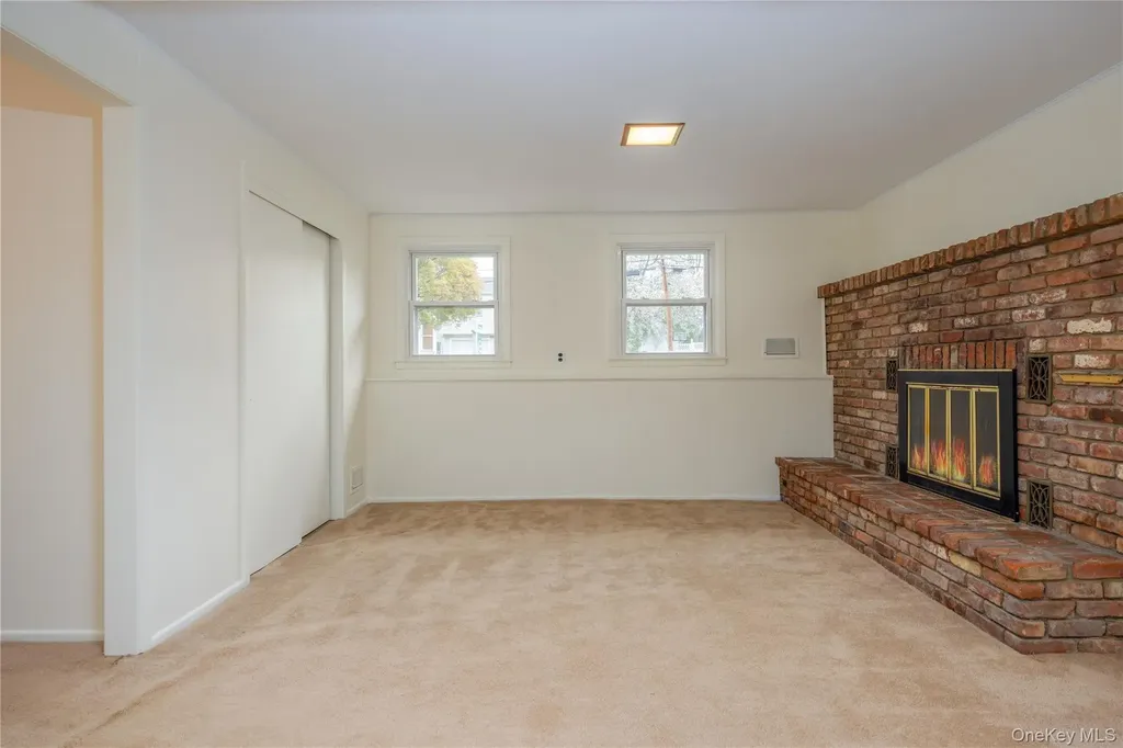 54 Meyer Oval Pearl River NY 10965