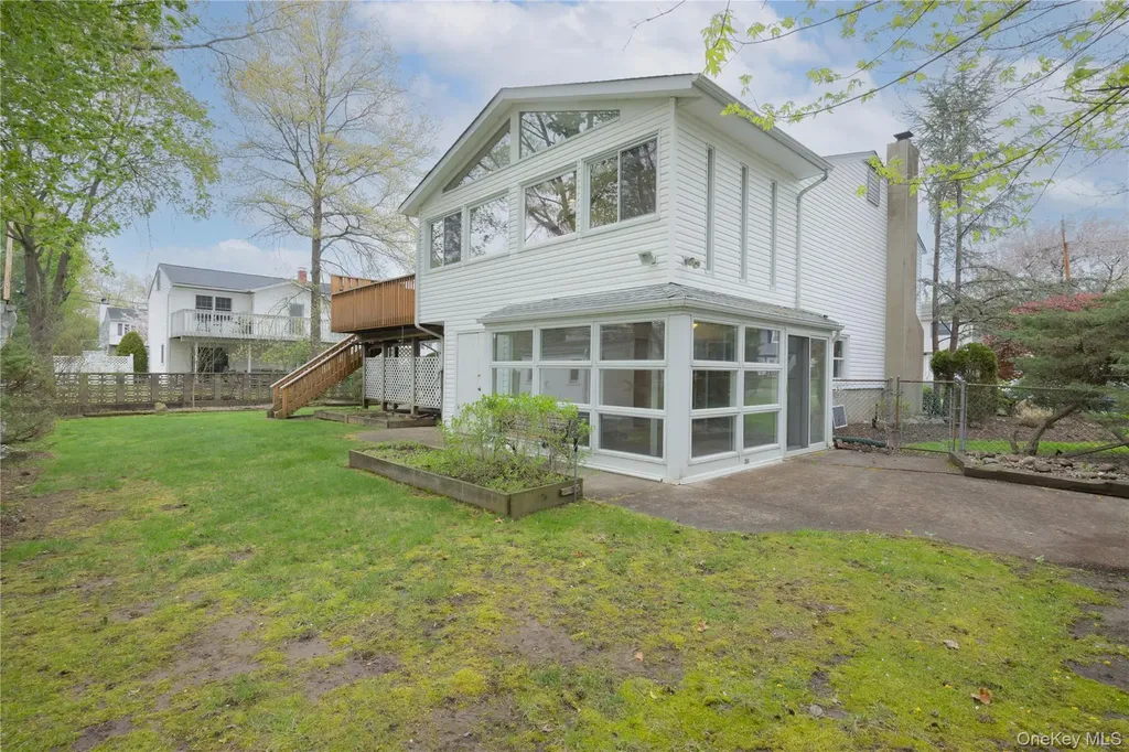 54 Meyer Oval Pearl River NY 10965