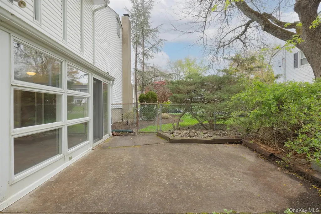 54 Meyer Oval Pearl River NY 10965