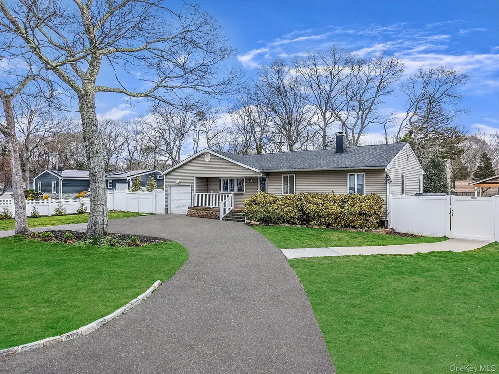 47 Mayfield Drive Mastic Beach NY 11951