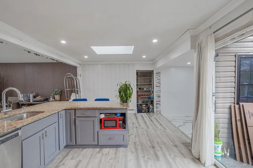 47 Mayfield Drive Mastic Beach NY 11951