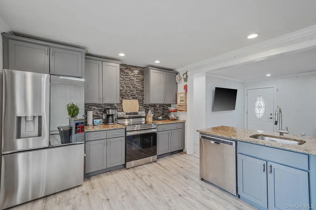 47 Mayfield Drive Mastic Beach NY 11951