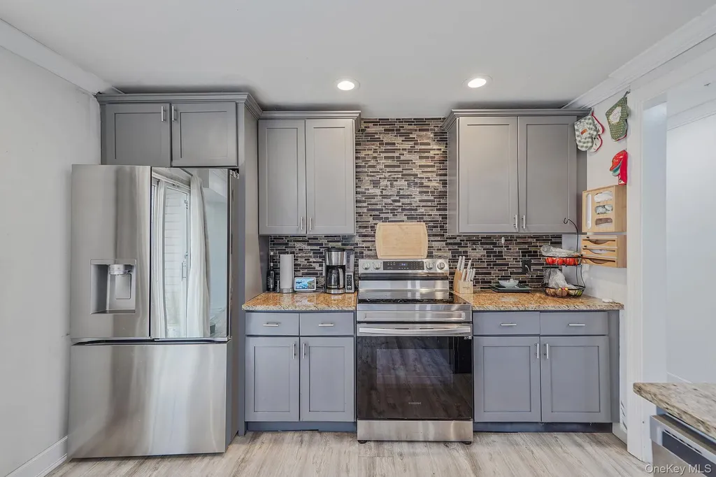 47 Mayfield Drive Mastic Beach NY 11951