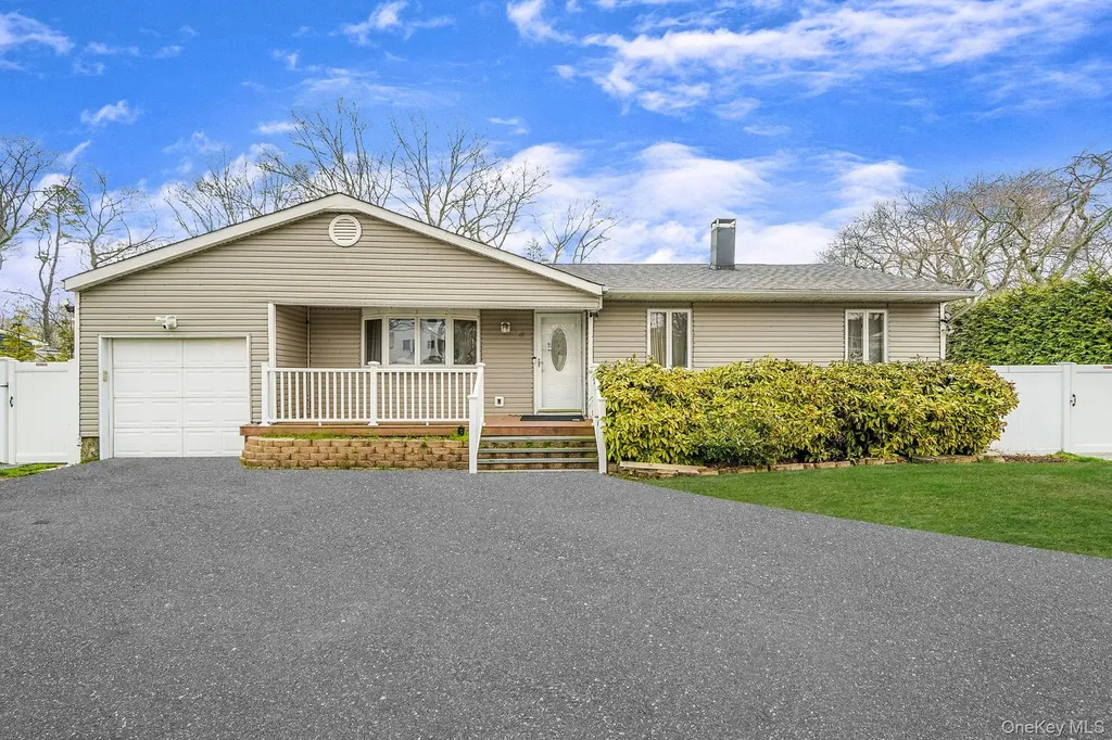 47 Mayfield Drive Mastic Beach NY 11951