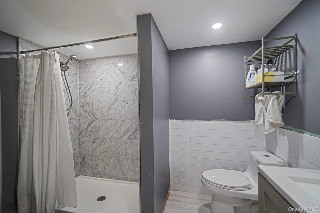 47 Mayfield Drive Mastic Beach NY 11951