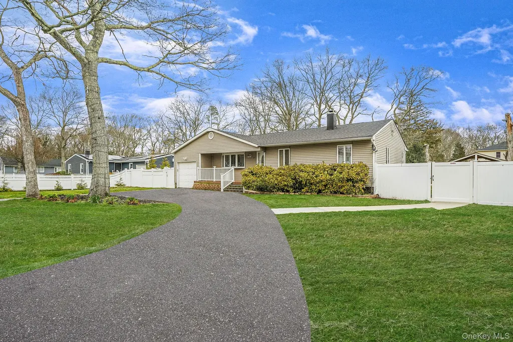 47 Mayfield Drive Mastic Beach NY 11951