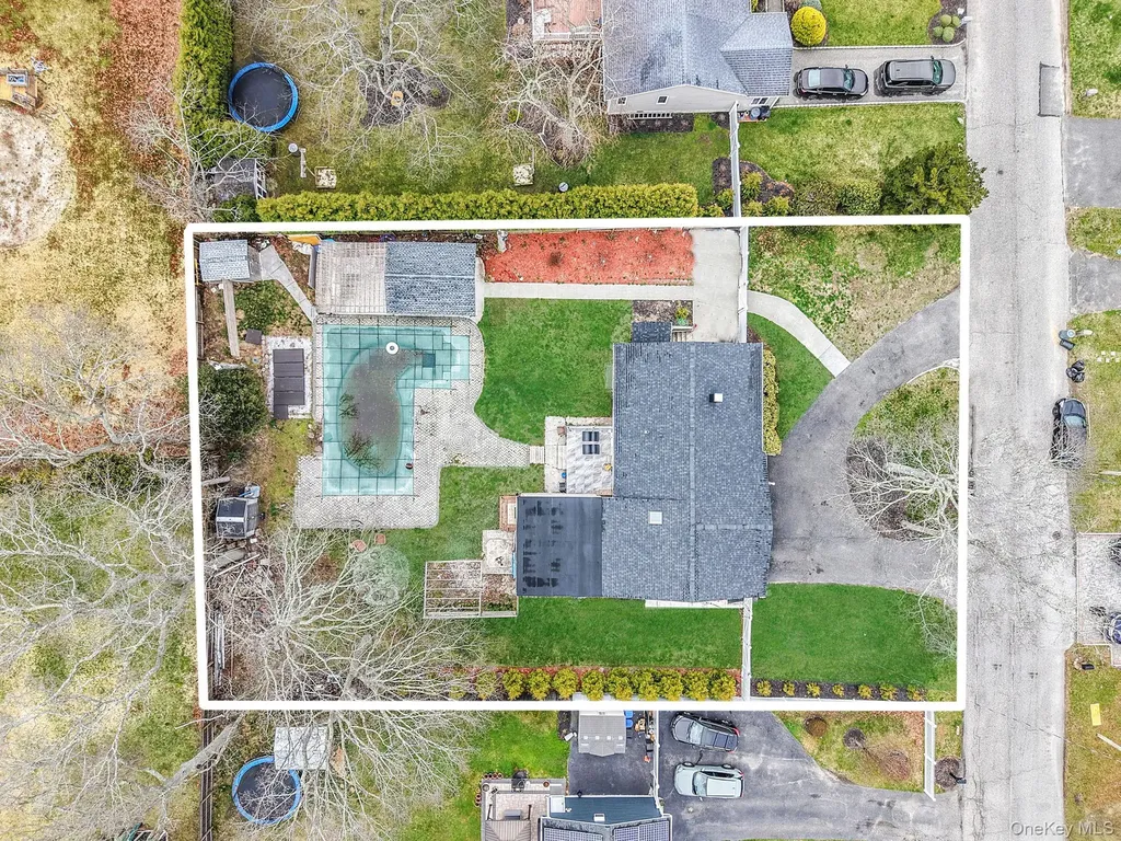 47 Mayfield Drive Mastic Beach NY 11951
