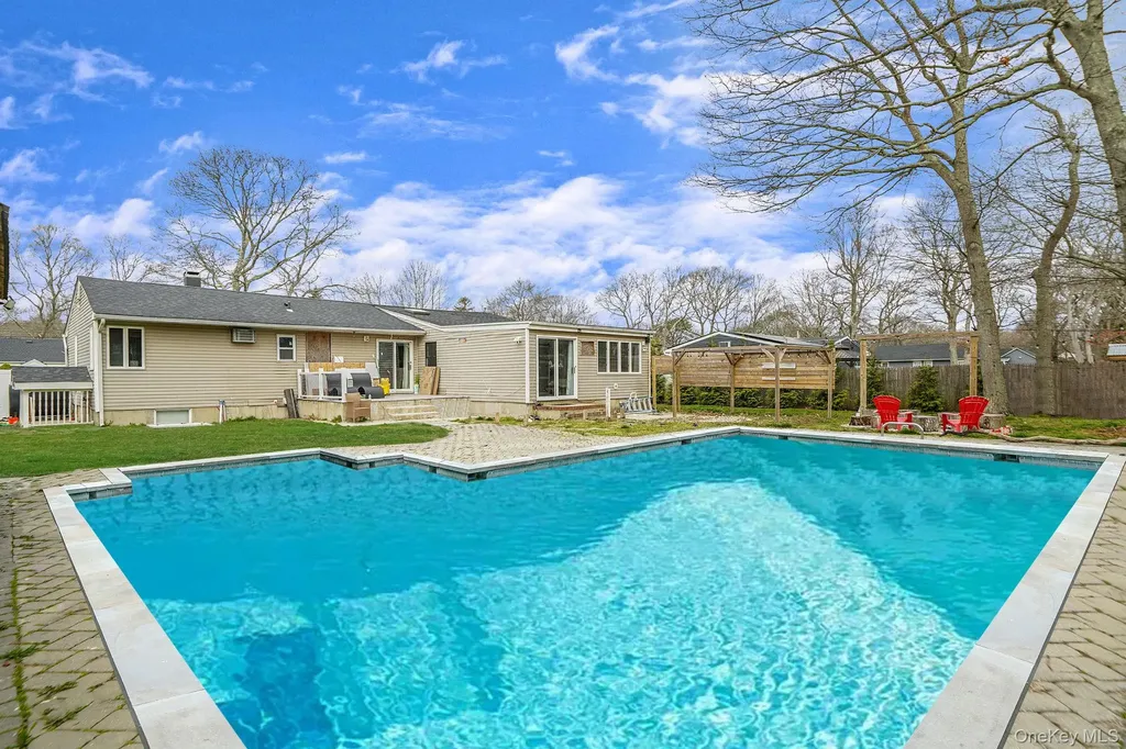 47 Mayfield Drive Mastic Beach NY 11951