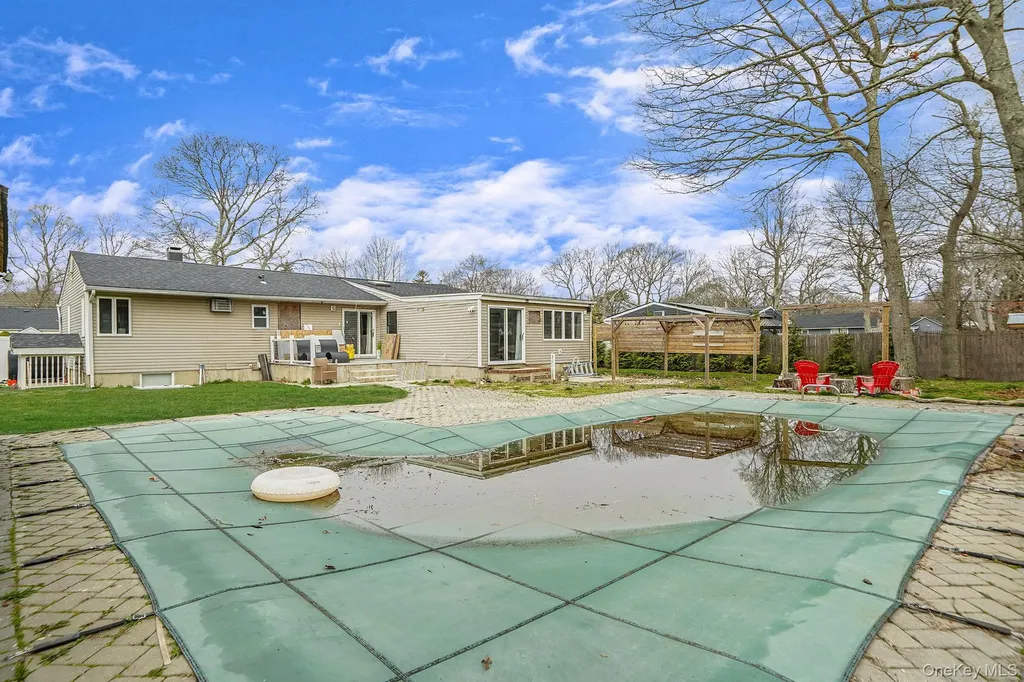 47 Mayfield Drive Mastic Beach NY 11951