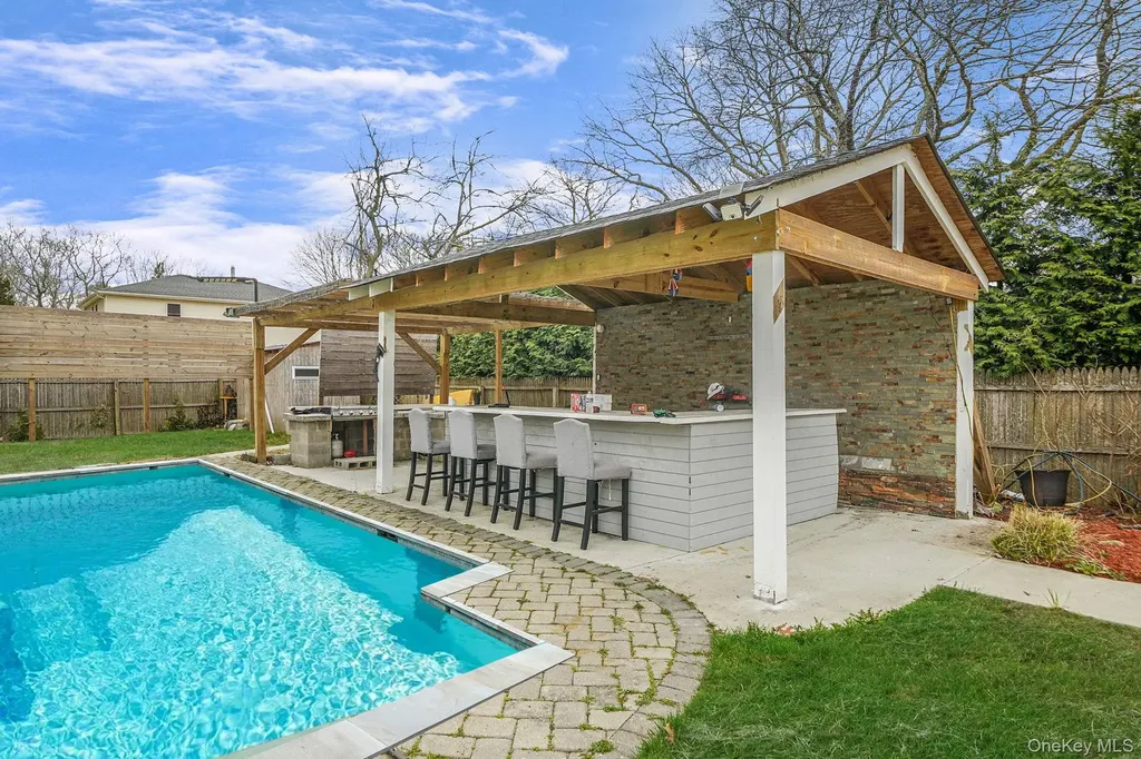 47 Mayfield Drive Mastic Beach NY 11951