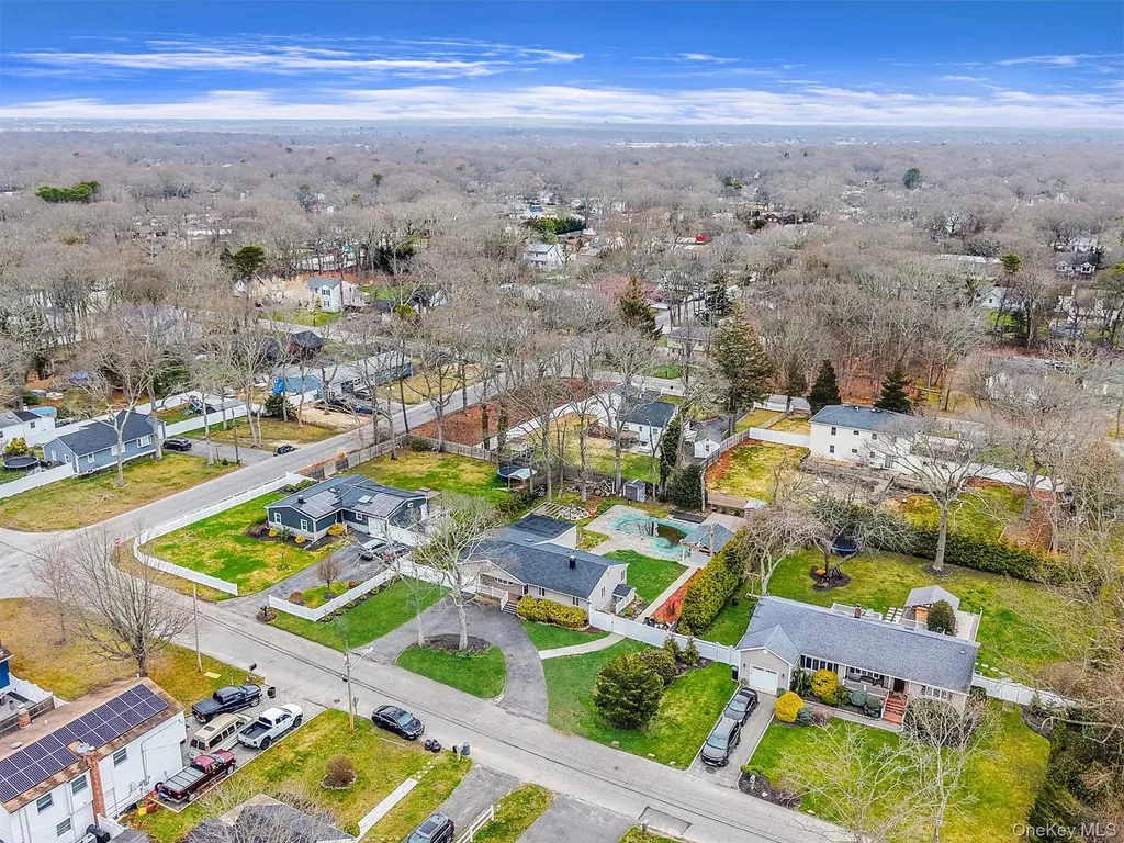 47 Mayfield Drive Mastic Beach NY 11951