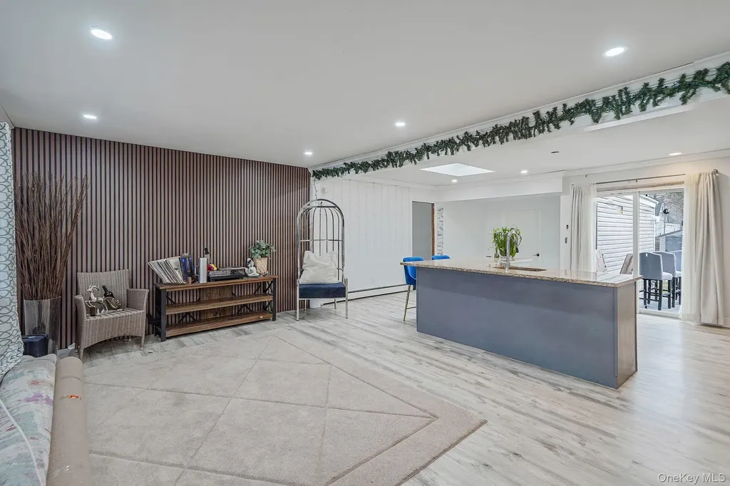 47 Mayfield Drive Mastic Beach NY 11951
