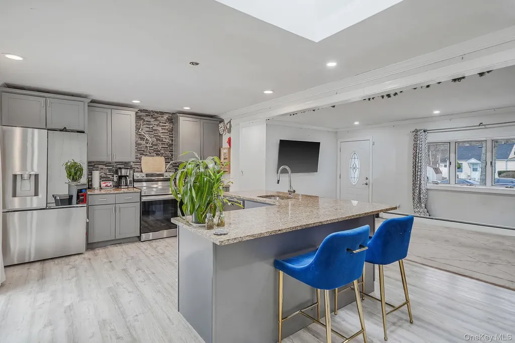 47 Mayfield Drive Mastic Beach NY 11951