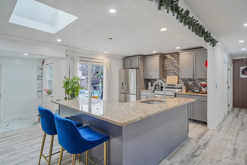 47 Mayfield Drive Mastic Beach NY 11951