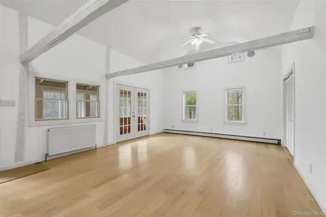 461 White Schoolhouse Rhinebeck NY 12572