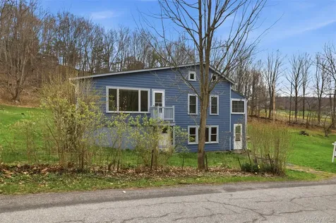 461 White Schoolhouse Rhinebeck NY 12572