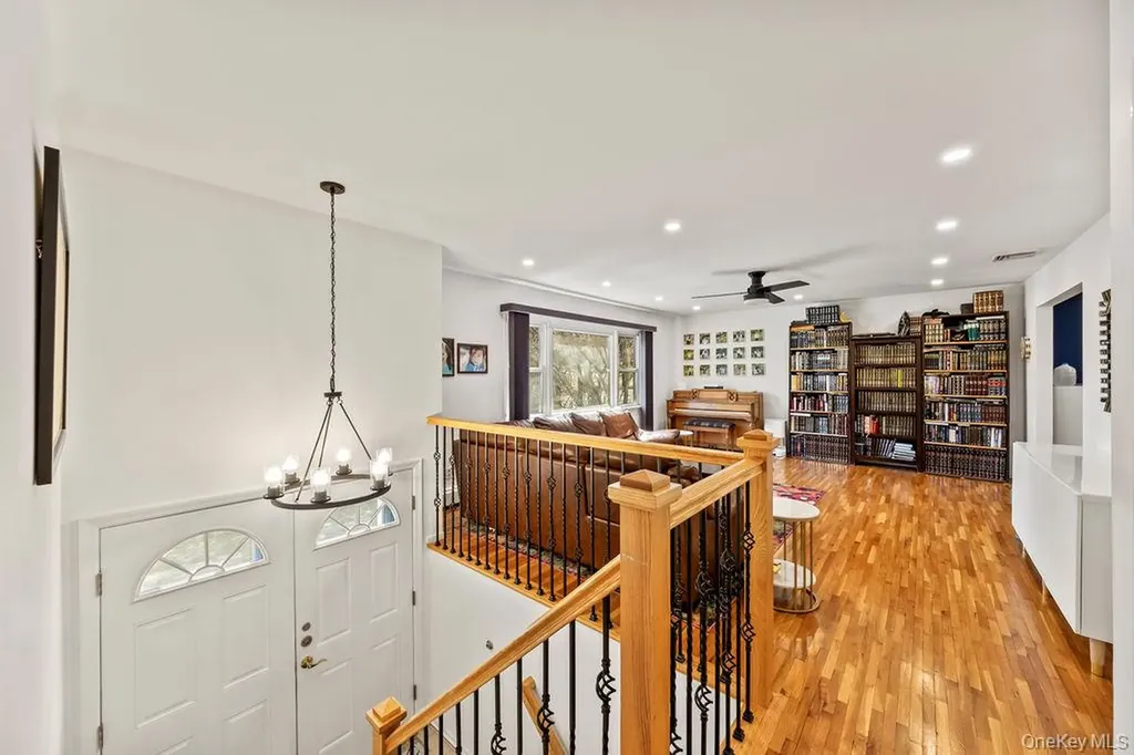 29 Sandy Brook Drive Spring Valley NY 10977