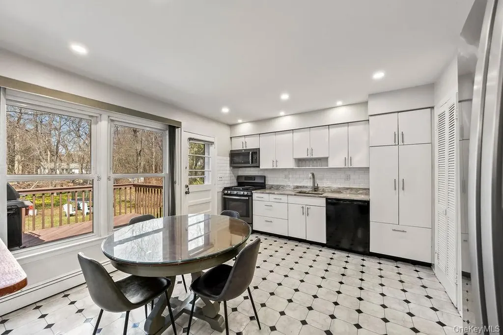 29 Sandy Brook Drive Spring Valley NY 10977