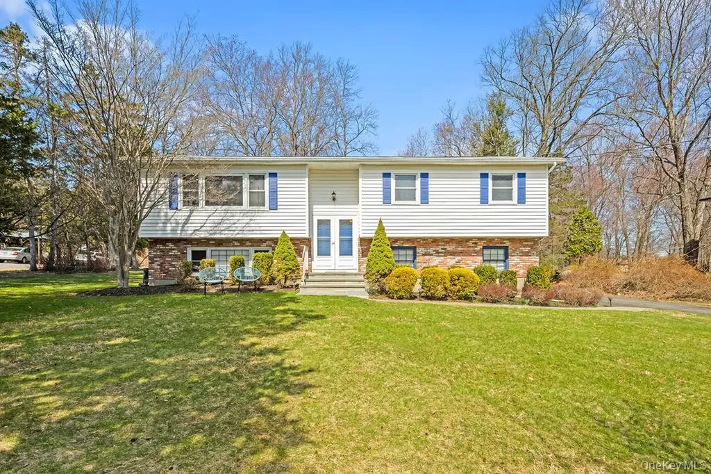 29 Sandy Brook Drive Spring Valley NY 10977