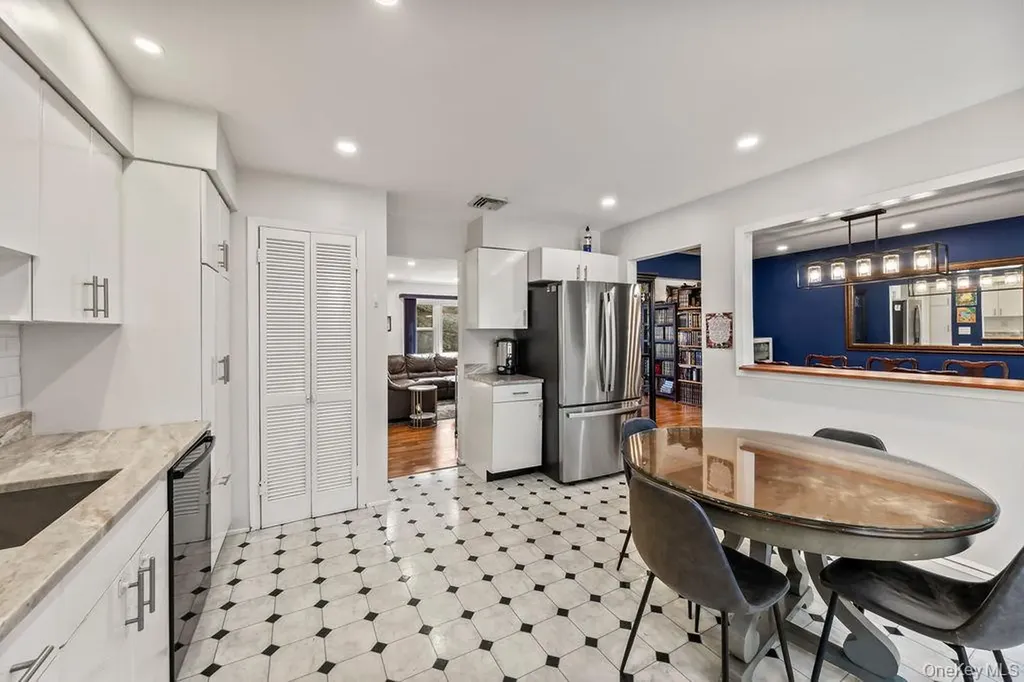 29 Sandy Brook Drive Spring Valley NY 10977