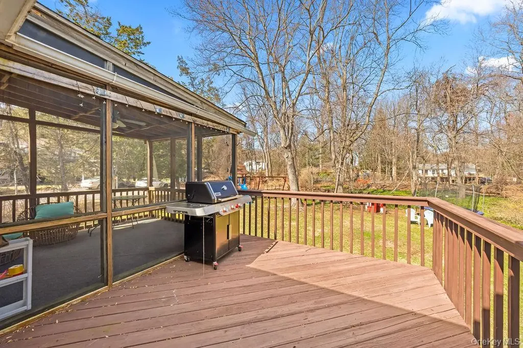 29 Sandy Brook Drive Spring Valley NY 10977