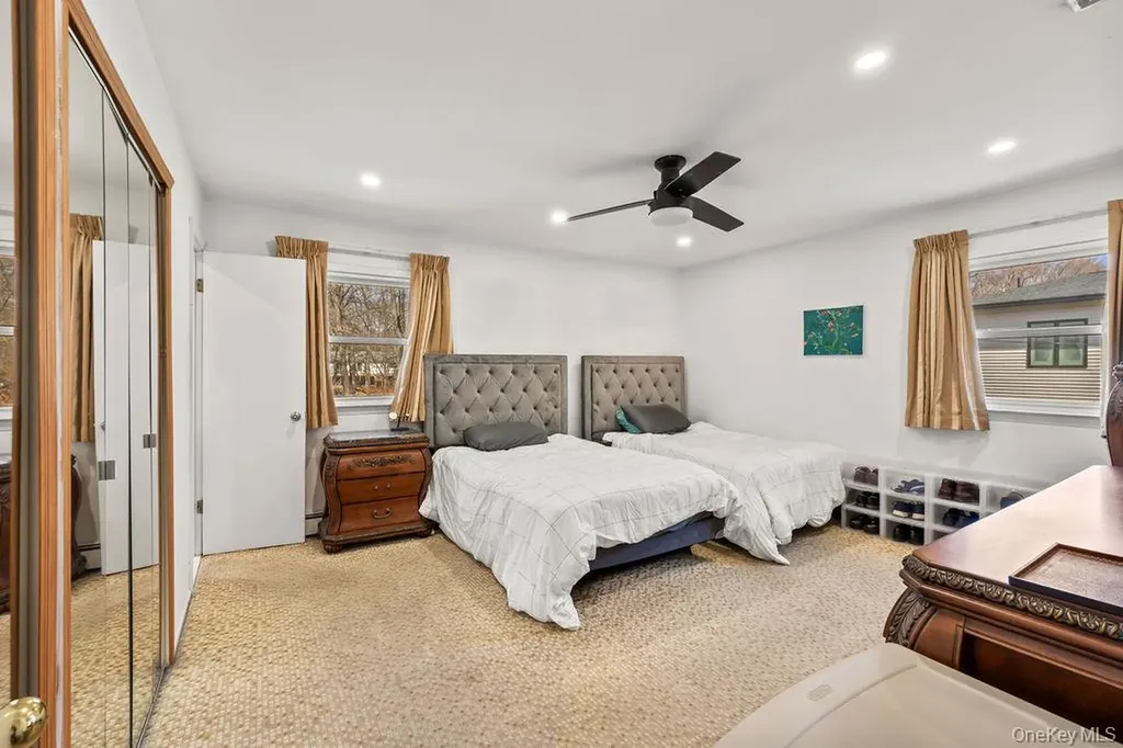 29 Sandy Brook Drive Spring Valley NY 10977