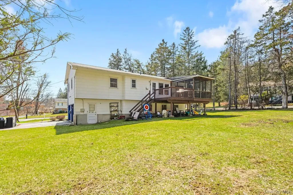29 Sandy Brook Drive Spring Valley NY 10977