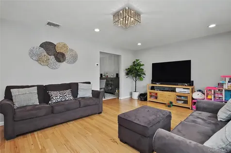 14 Emerald Place Yonkers NY 10703