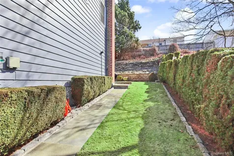 14 Emerald Place Yonkers NY 10703
