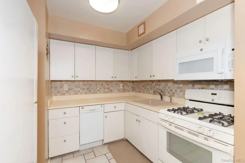 1374 Midland Avenue Bronxville NY 10708