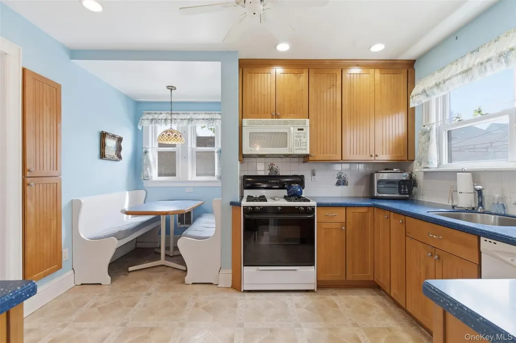 25 Iris Avenue Floral Park NY 11001