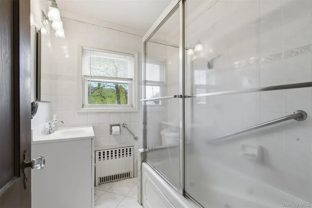25 Iris Avenue Floral Park NY 11001