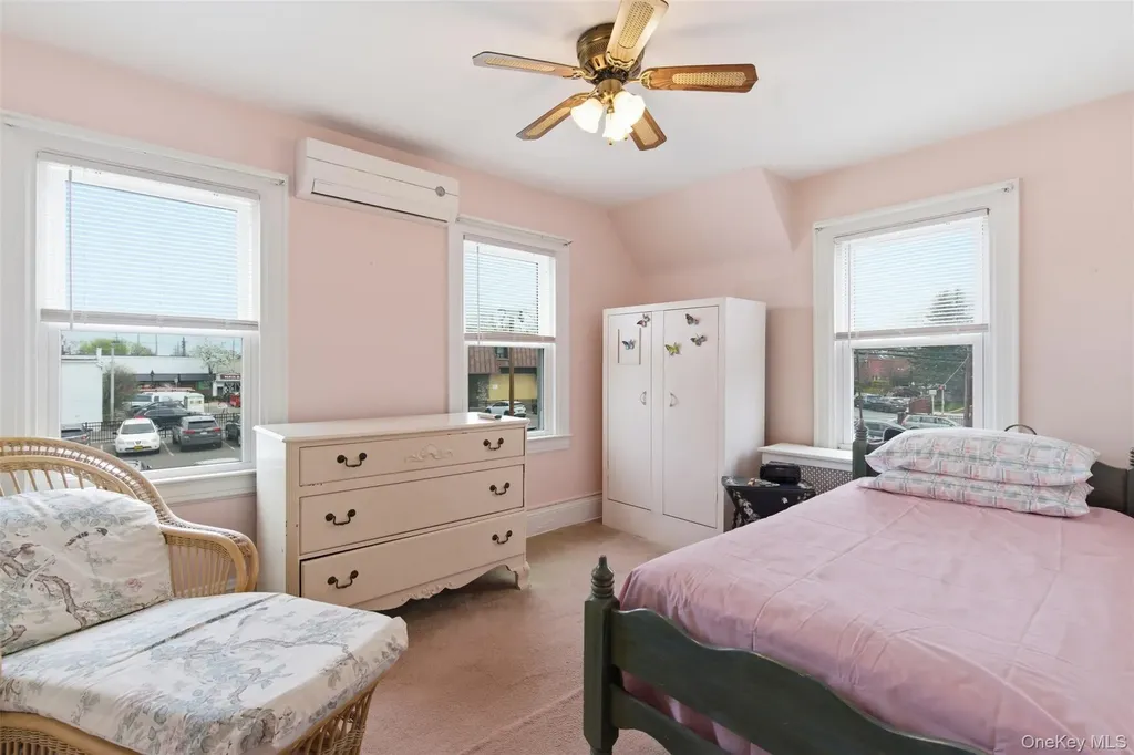 25 Iris Avenue Floral Park NY 11001