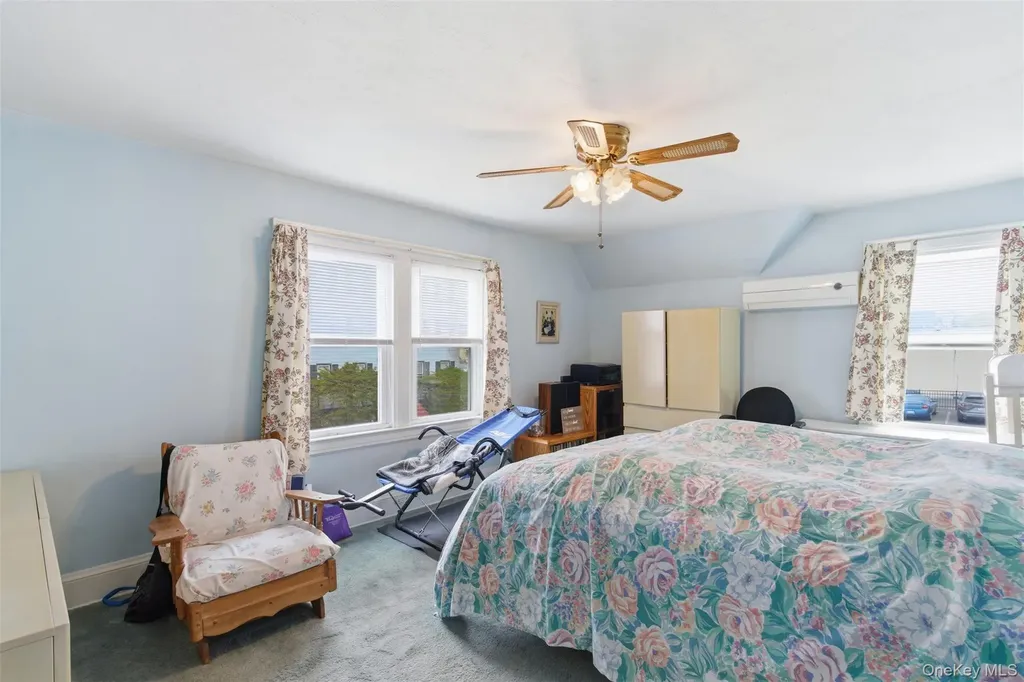 25 Iris Avenue Floral Park NY 11001