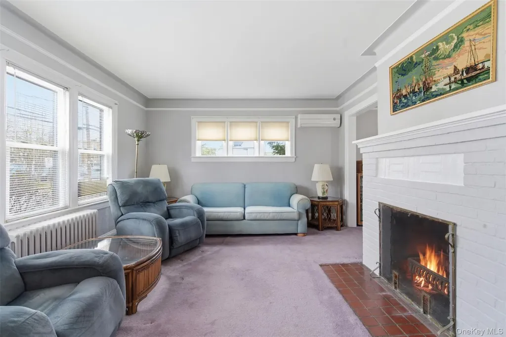 25 Iris Avenue Floral Park NY 11001