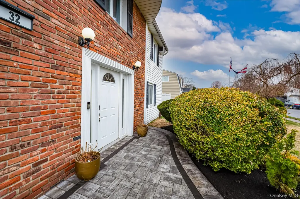 32 Imperial Drive Selden NY 11784
