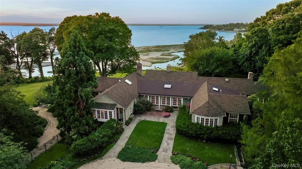 120 W Creek Farms Road Sands Point NY 11050