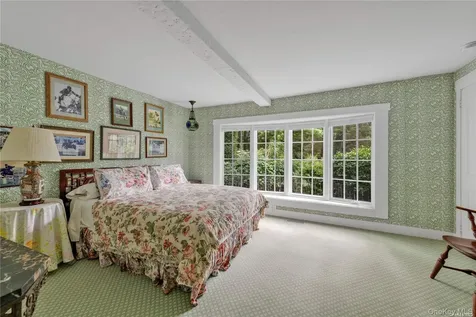 120 W Creek Farms Road Sands Point NY 11050