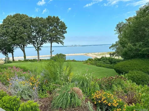 120 W Creek Farms Road Sands Point NY 11050
