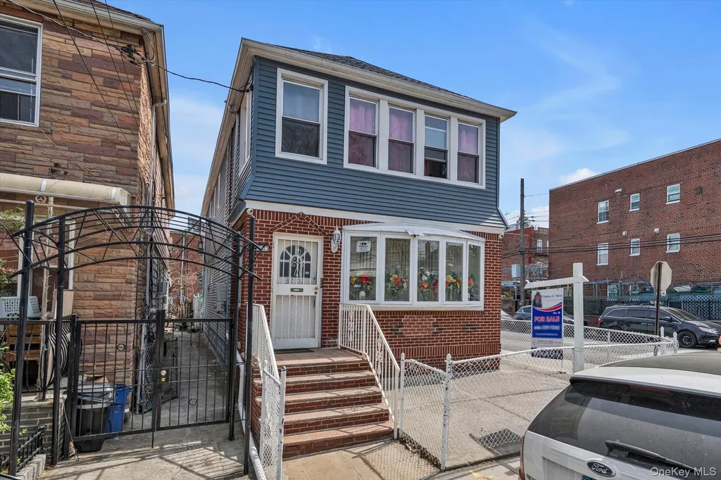 87-02 55th Road Elmhurst NY 11373