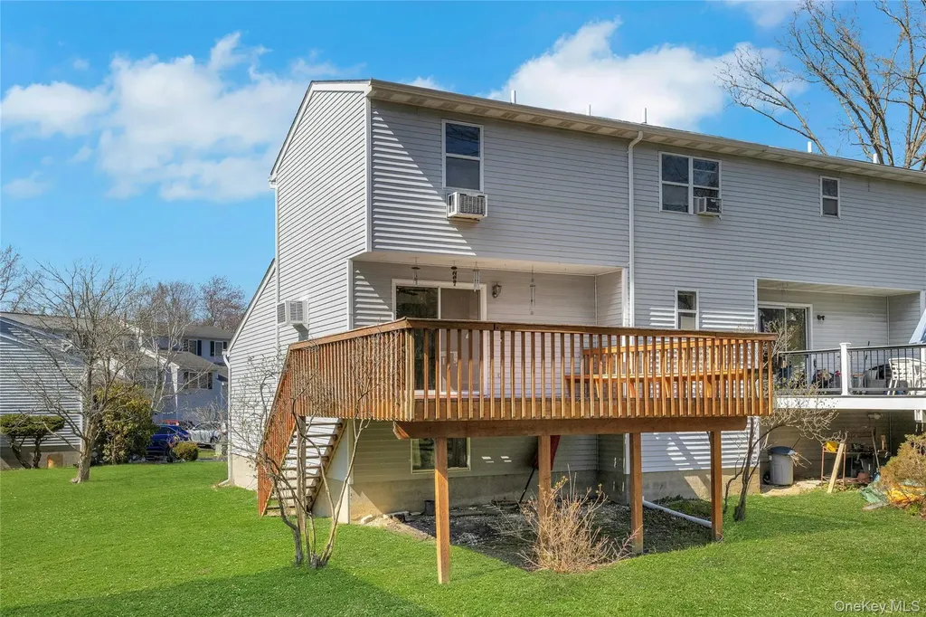 6 Elm Court Fishkill NY 12524