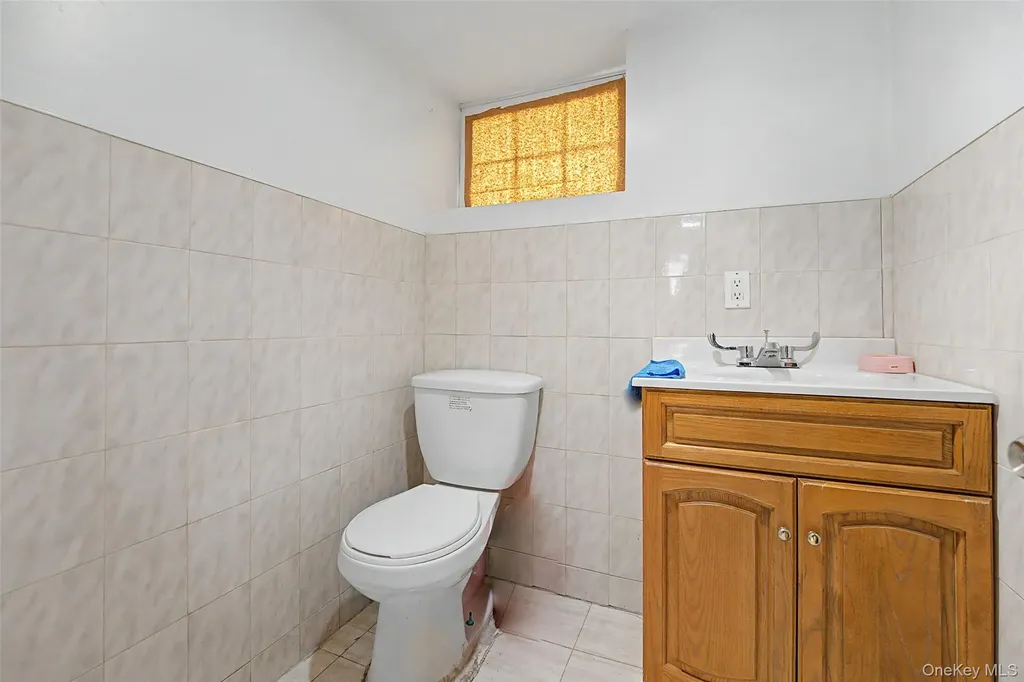 38-19 214th Place Bayside NY 11361