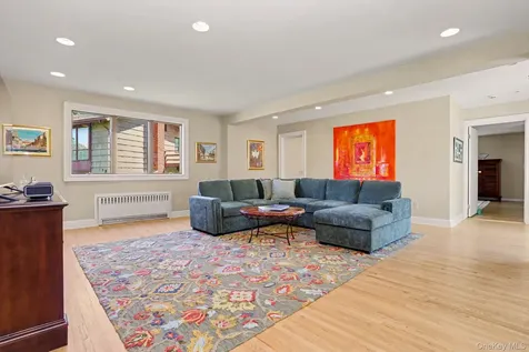 95 Gail Drive New Rochelle NY 10805