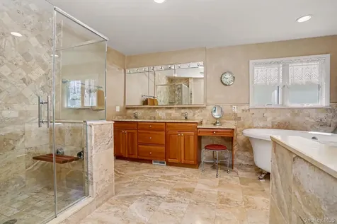 95 Gail Drive New Rochelle NY 10805
