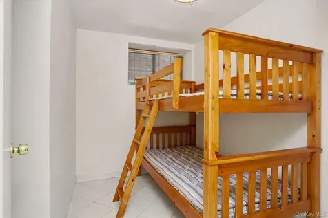95 Gail Drive New Rochelle NY 10805