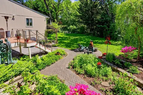 95 Gail Drive New Rochelle NY 10805